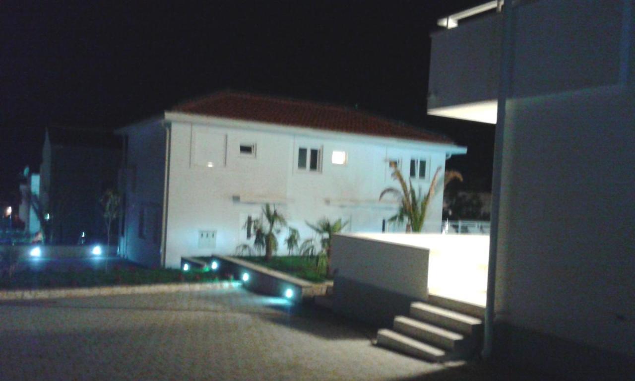Luxury Apartments Cuba 1 Novalja Exterior foto